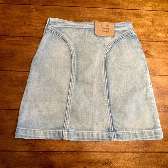 Some Days Lovin Denim Short Skirt Sz 24 Side Zip Light-Wash S924-210 - Picture 4 of 9
